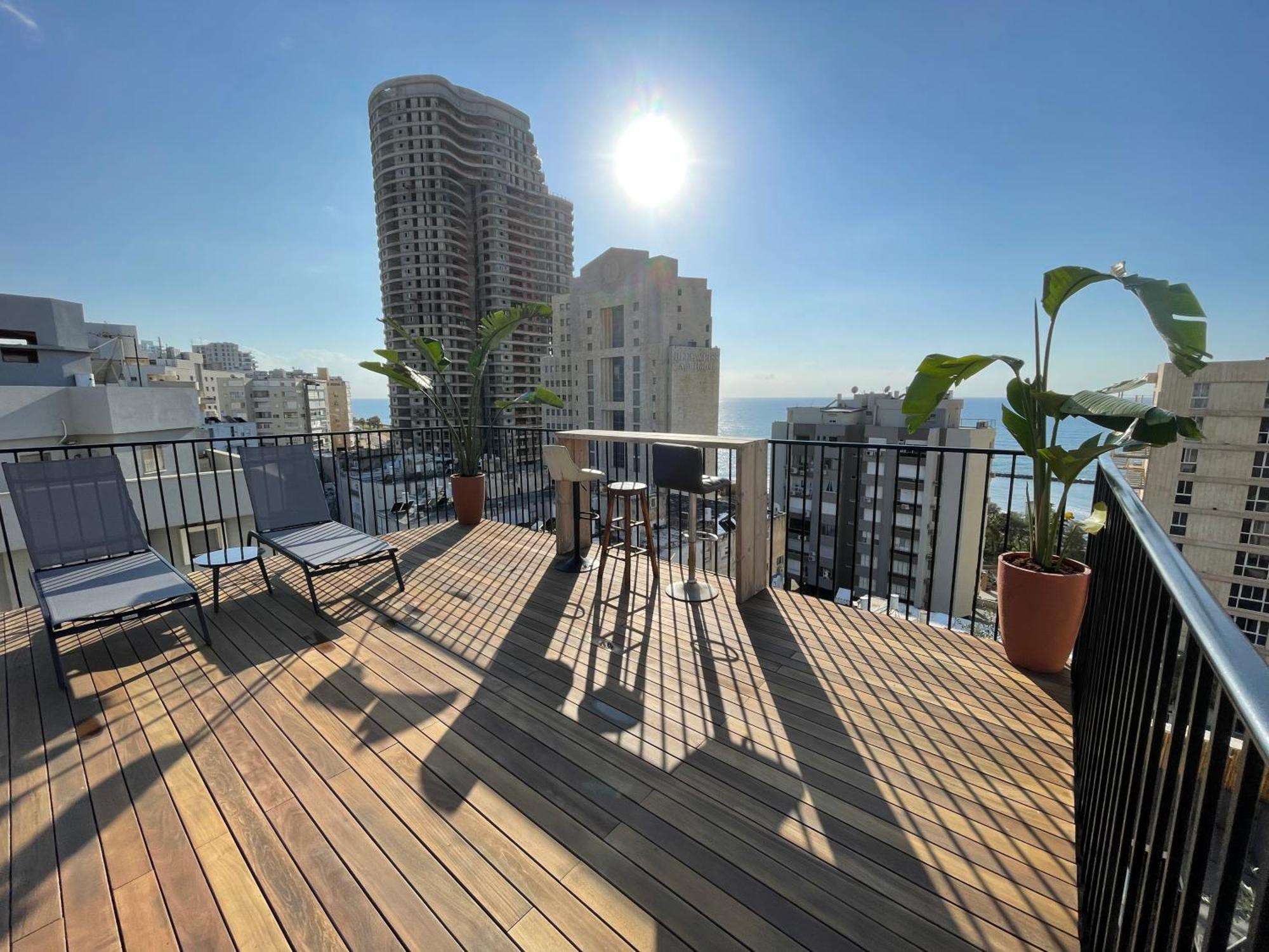 Roof Top 3 Floors Netanya Exterior photo